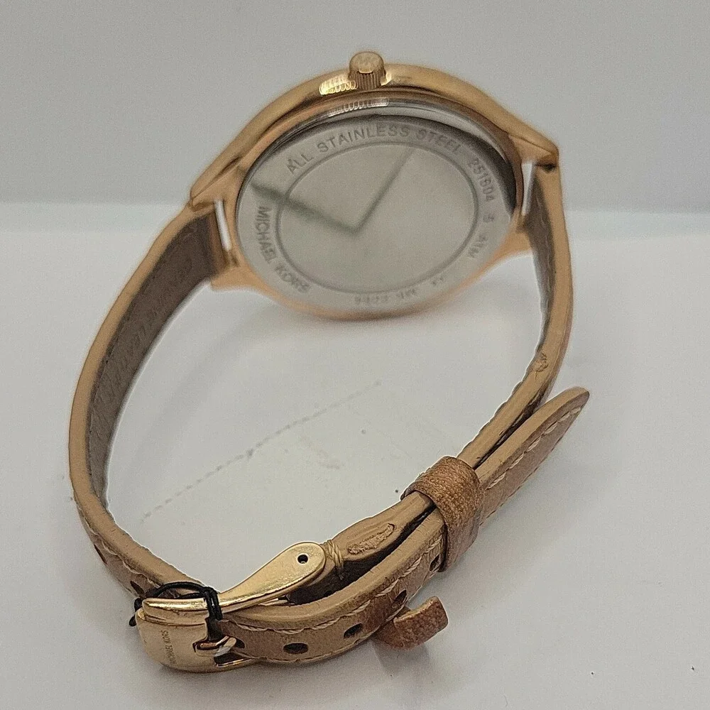 Michael Kors Runway MK2284 Women's Brown Leather Analog Dial Quartz Watch AM675